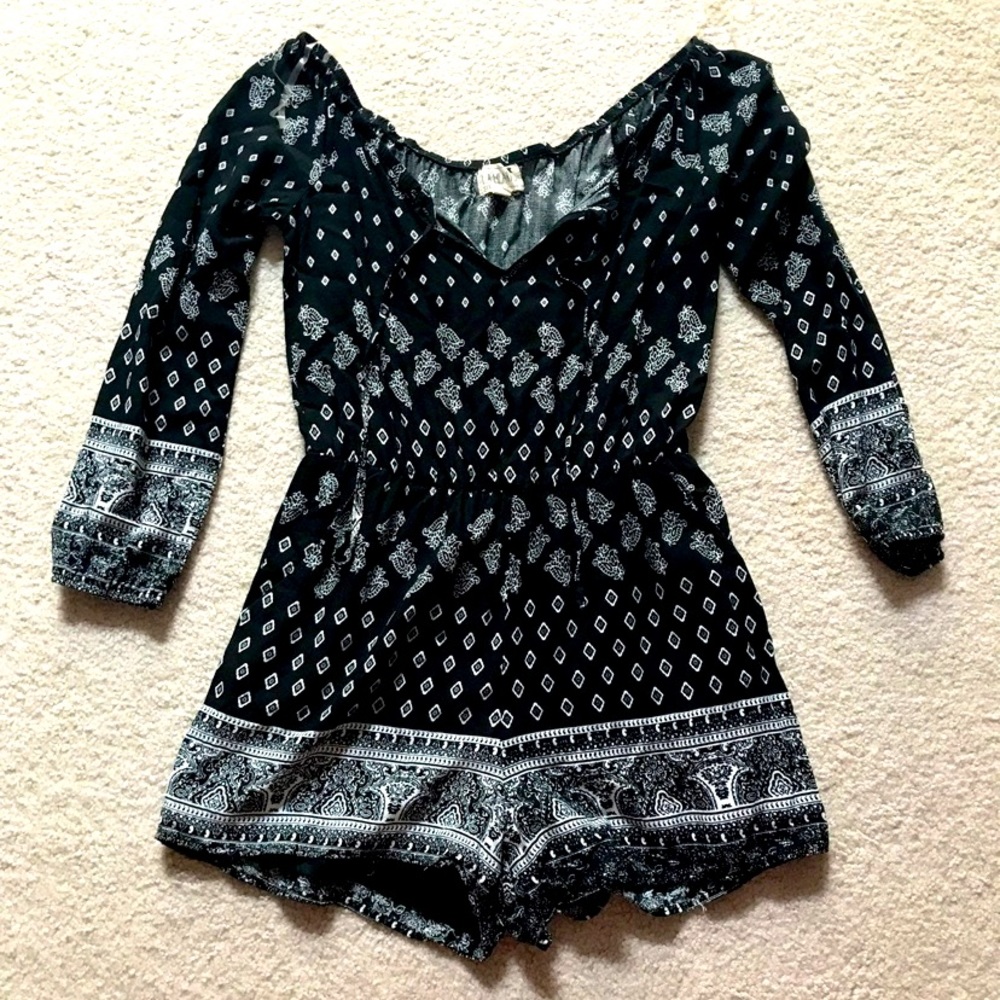 Black Long Sleeve Pattern Romper
